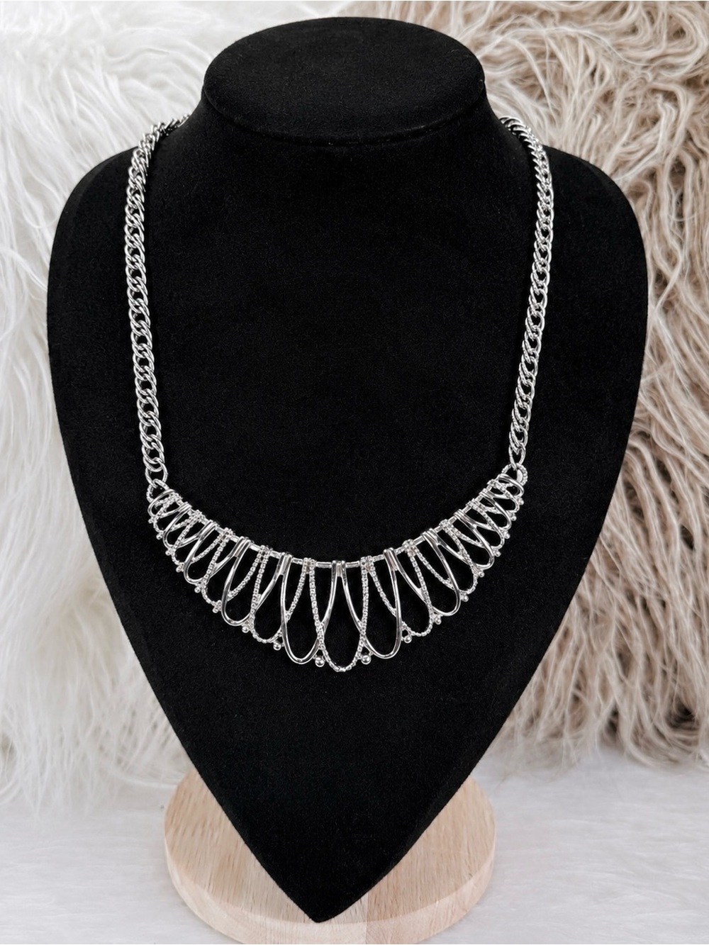Vintage Silvertone statement, necklace Necklace